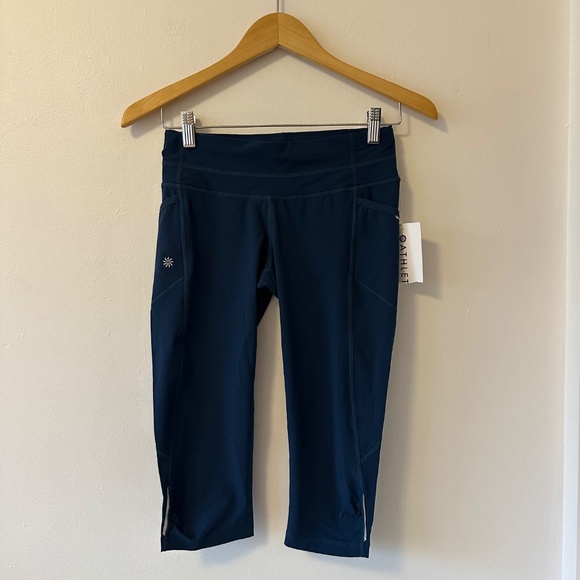 NWT Athleta Dobby Be Free Knicker Capri Leggings | Size XS - Picture 2 of 11